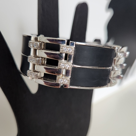 Womens Belle Etoile hinged bangle bracelet - Picture 2 of 7